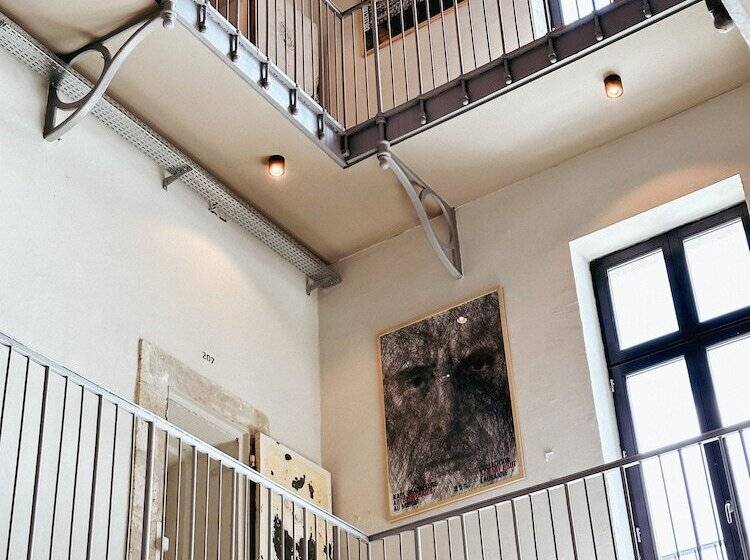 هتل Hôtel La Prison