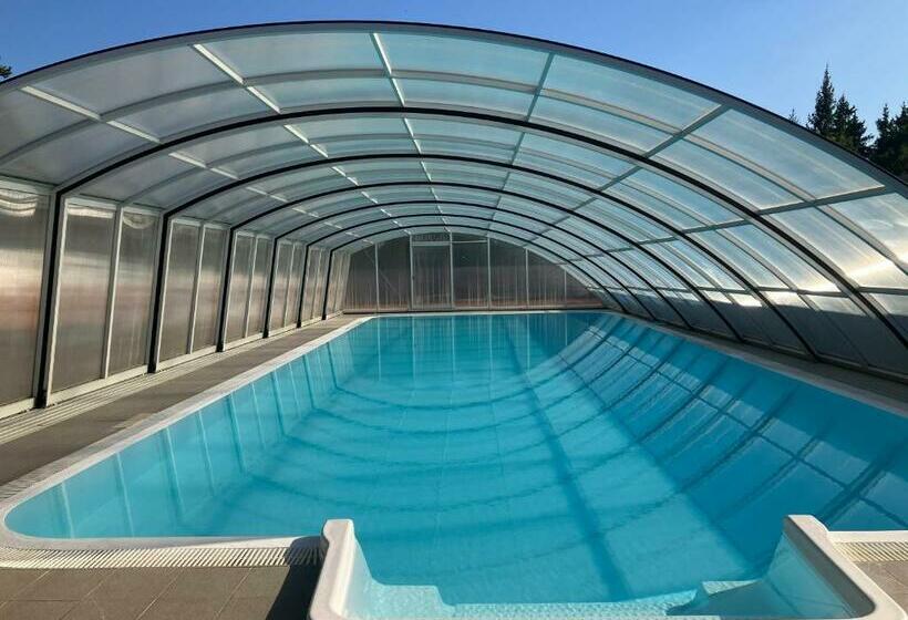 בית מלון כפרי Sportovně Rekreační Areál Ráj Srbsko