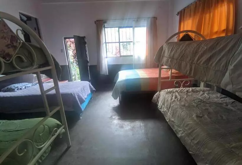 ペンション La Casa De Mamá