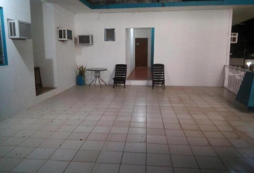 فندق Acuario Catemaco