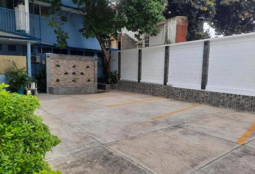 فندق Acuario Catemaco