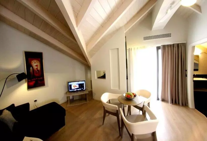 فندق Aura Boutique