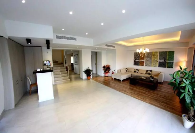 فندق Aura Boutique