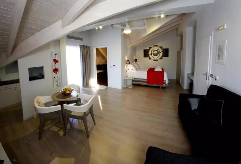 فندق Aura Boutique