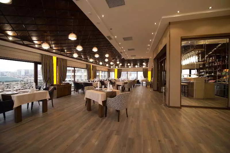 هتل Boulevard Side