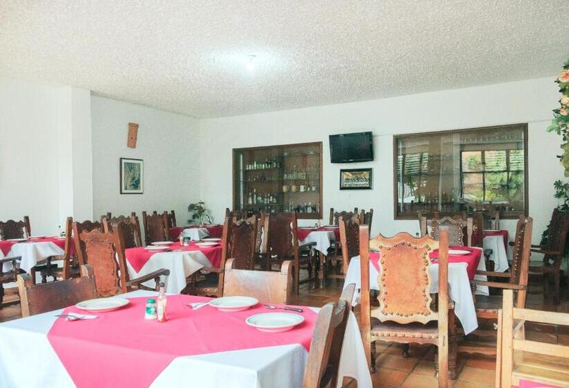 هتل Colonial Plaza