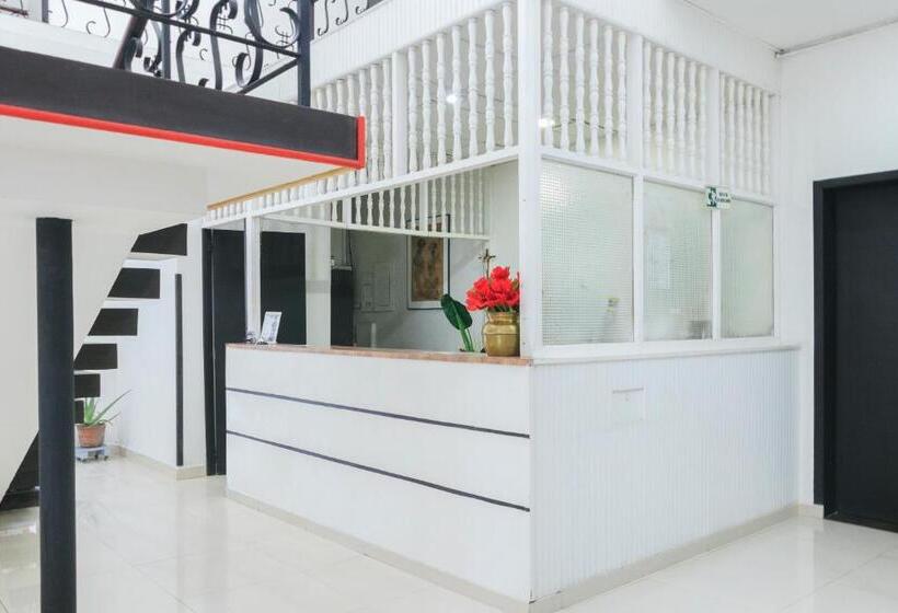 هتل Colonial Plaza