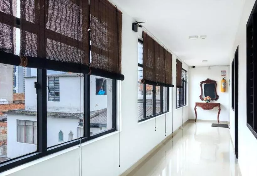 Отель Colonial Plaza