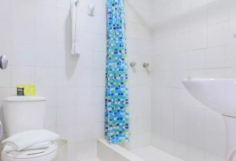 Отель Colonial Plaza