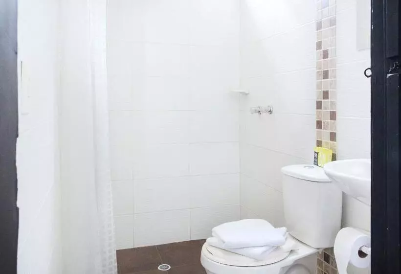 Отель Colonial Plaza