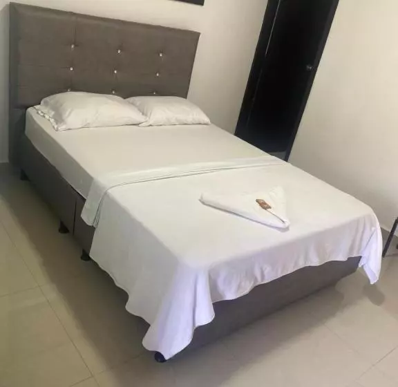 Отель Colonial Plaza