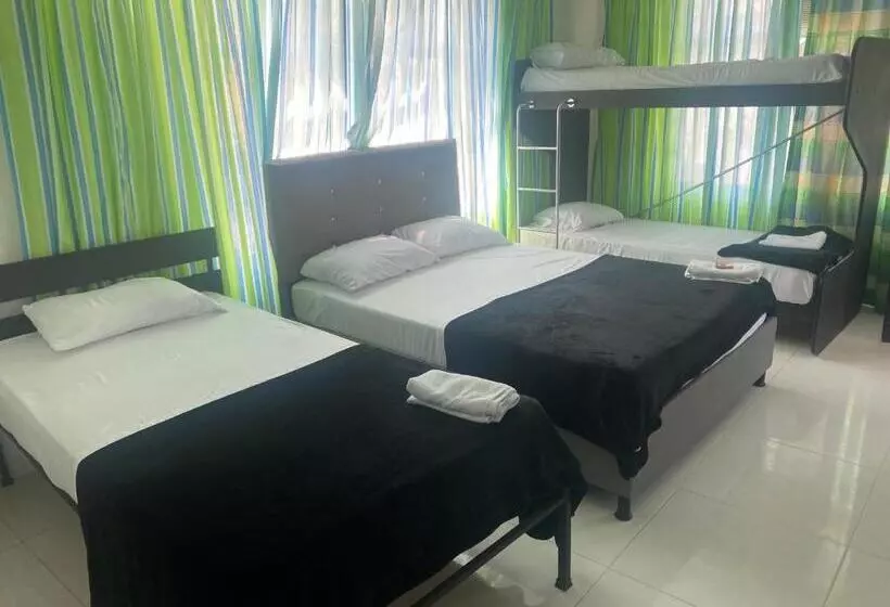 Отель Colonial Plaza