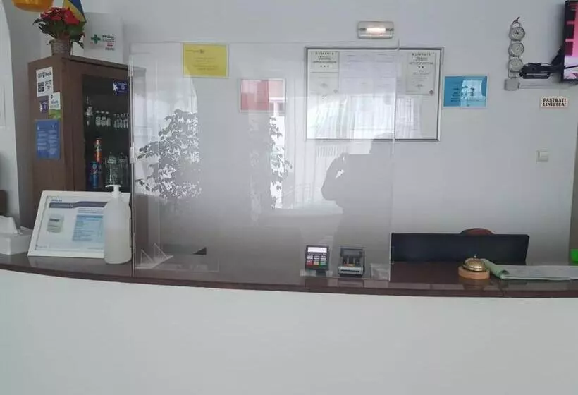 هتل Cornul Vanatorului