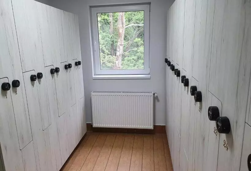 هتل Cornul Vanatorului