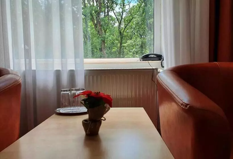 هتل Cornul Vanatorului