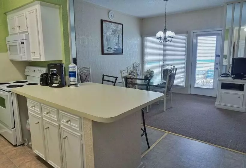 هتل Four Seasons On The Gulf