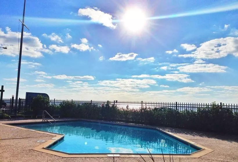 هتل Four Seasons On The Gulf