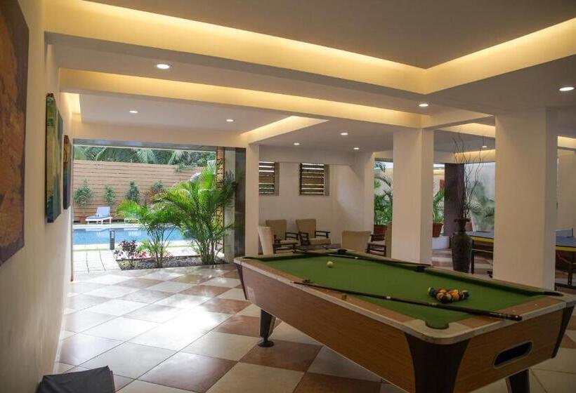 هتل Turtle Beach Resort Morjim