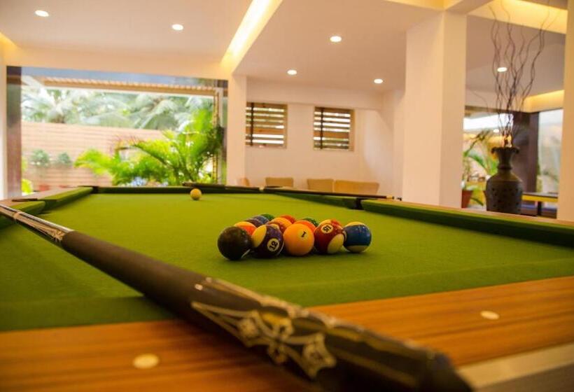 هتل Turtle Beach Resort Morjim