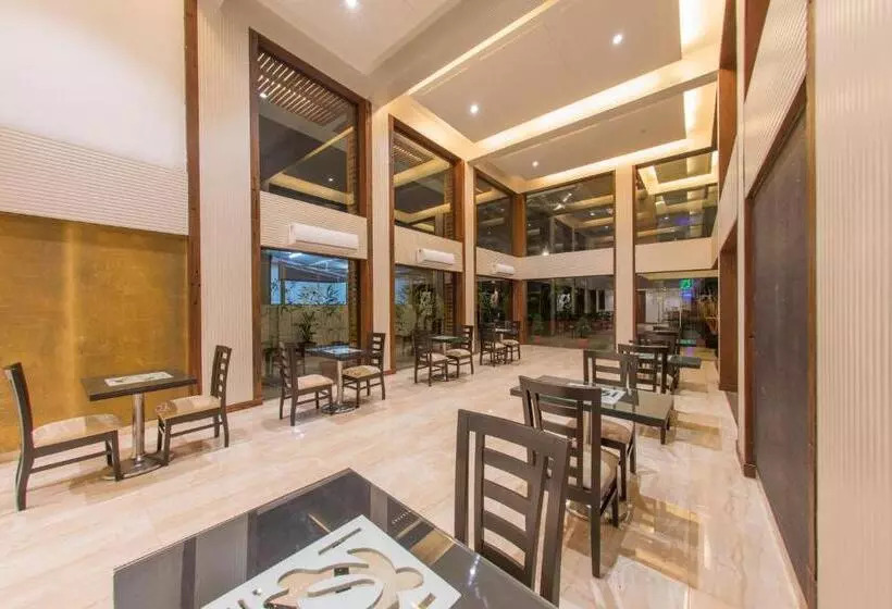 هتل Turtle Beach Resort  Morjim