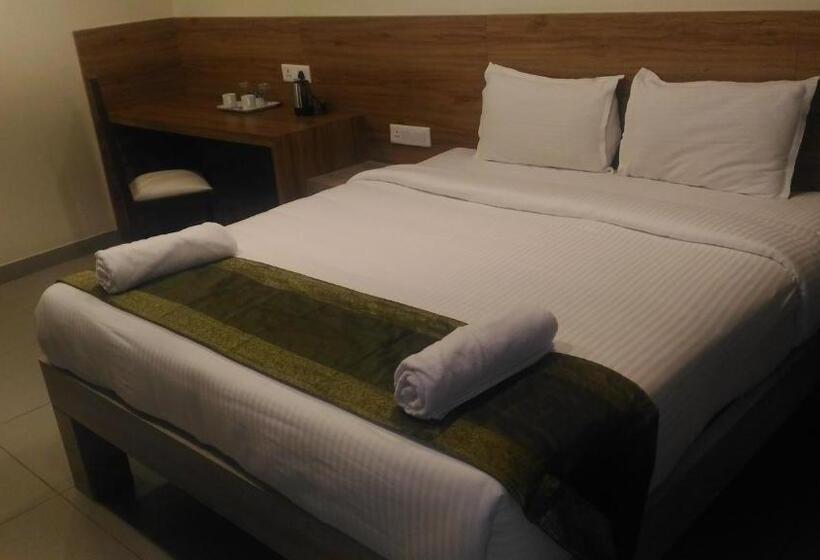 هتل Turtle Beach Resort Morjim