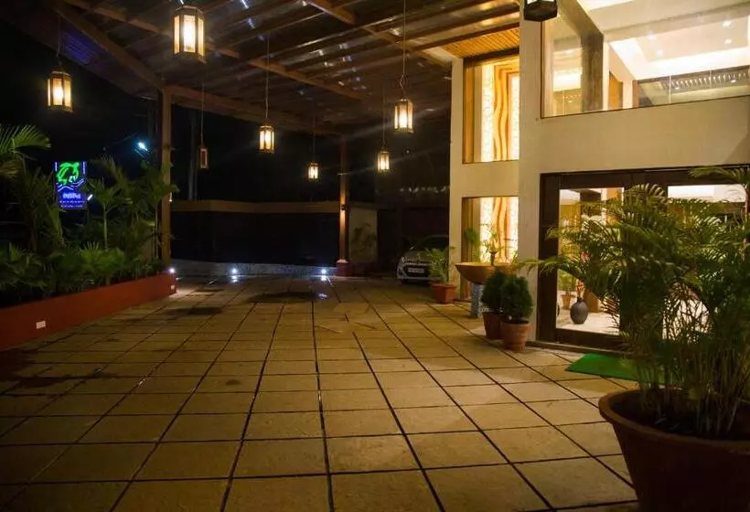 هتل Turtle Beach Resort  Morjim