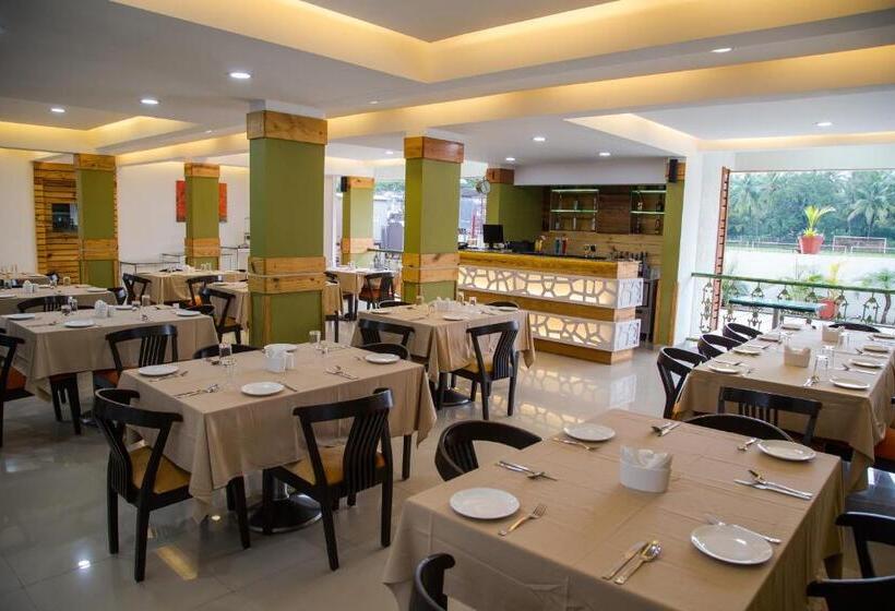 هتل Turtle Beach Resort Morjim