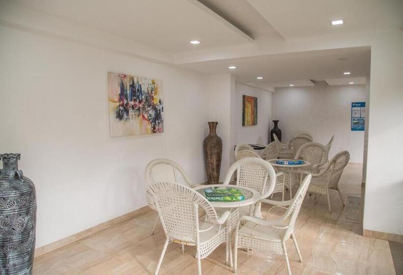 هتل Turtle Beach Resort Morjim