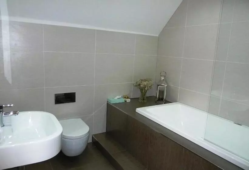 ペンション The White Hart Inn