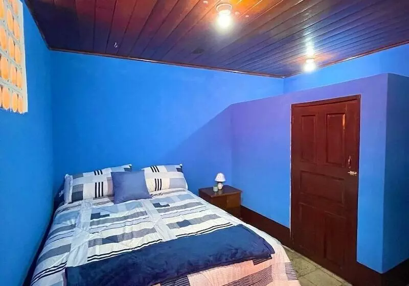 ホテル Hostal Cisne House