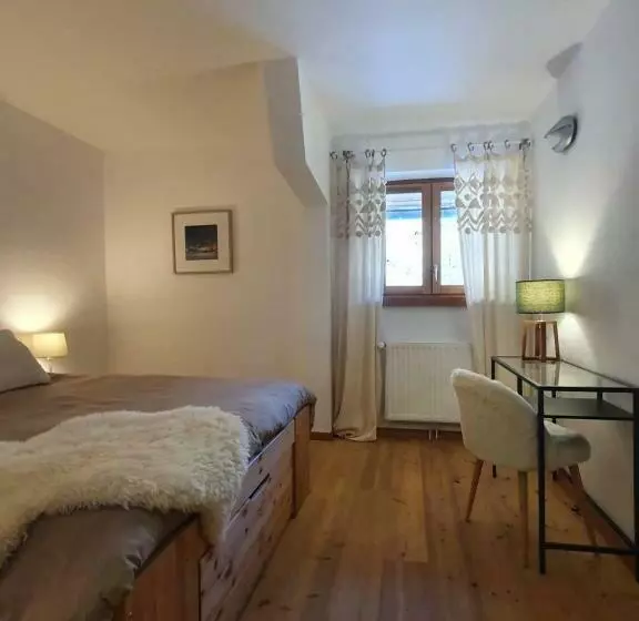 Hotelli Refuge Hôtel De Bayasse