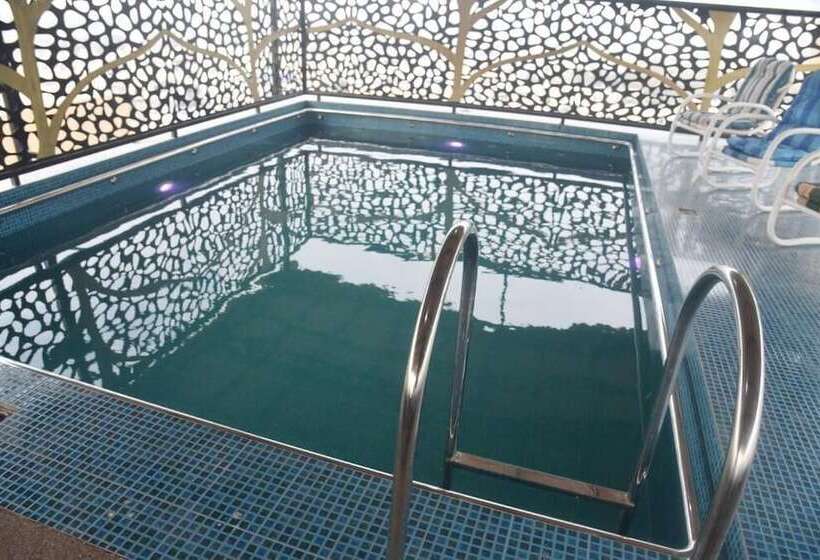 The Rich Hotel & Apartments