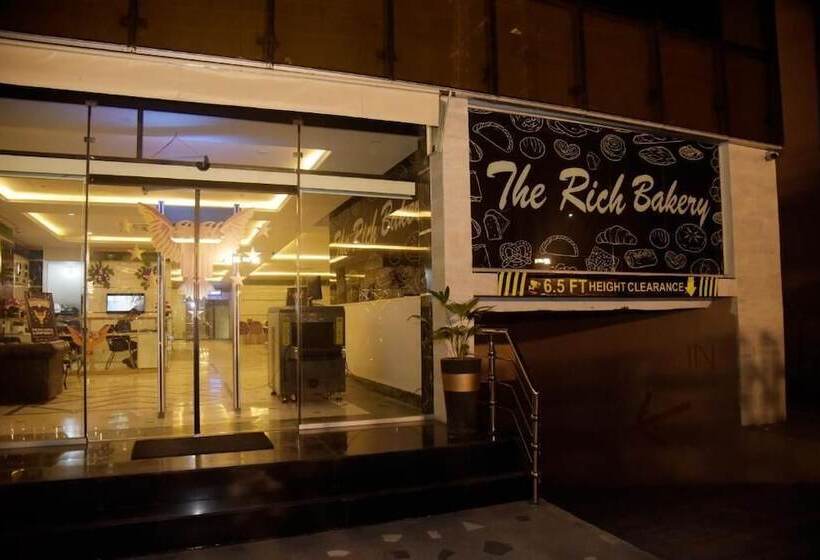 The Rich Hotel & Apartments