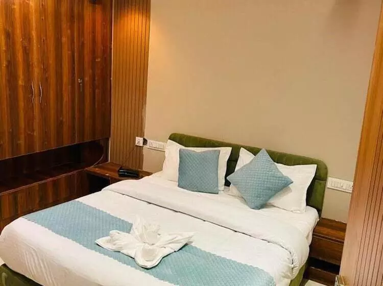 Fabhotel Dc Premium