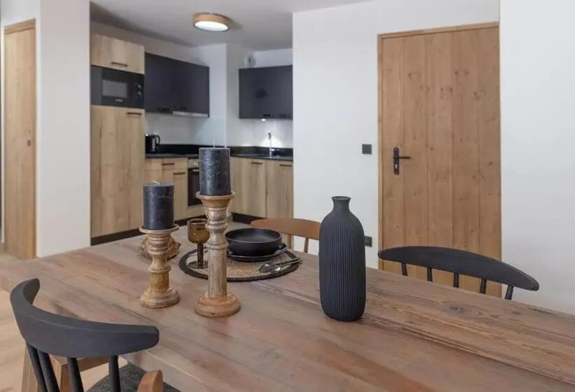 هتل Hôtel Le Cristal Lodge   Terresens