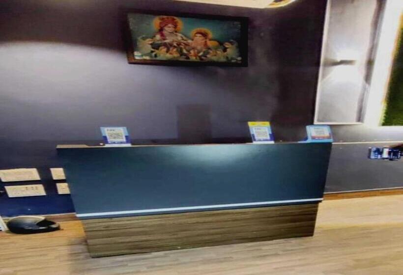 ホテル Oyo 80805 The Villagers Residency