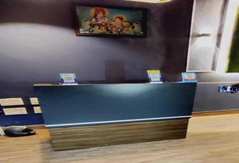 ホテル Oyo 80805 The Villagers Residency