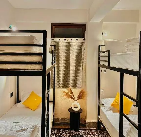 Tashila Hostel