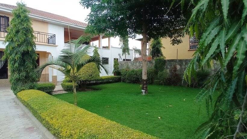 فندق Afroclan House