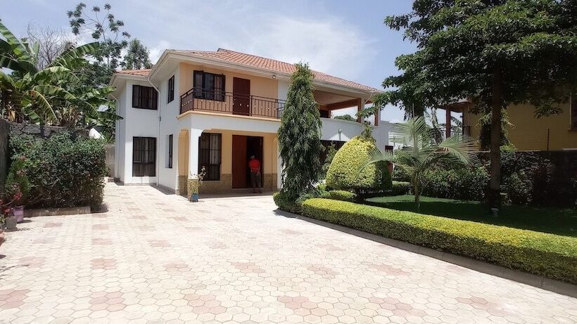 فندق Afroclan House