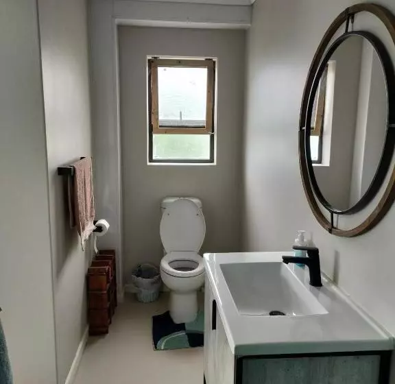 ペンション Cove Rock Stay