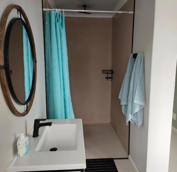 بنسيون Cove Rock Stay