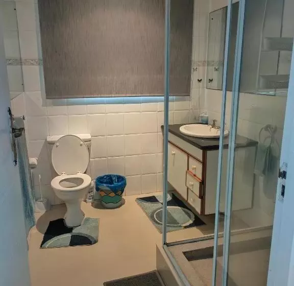 ペンション Cove Rock Stay