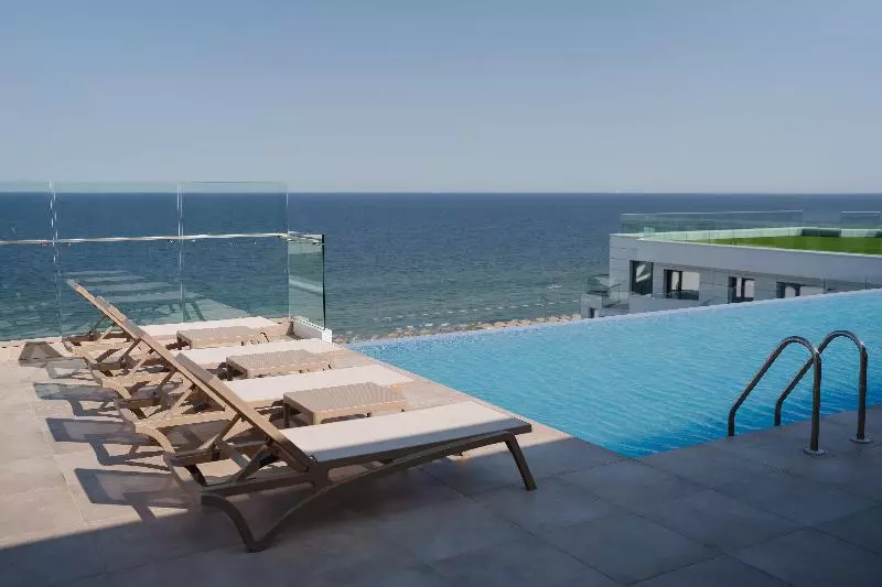 Alezzi Infinity Aparthotel & Spa