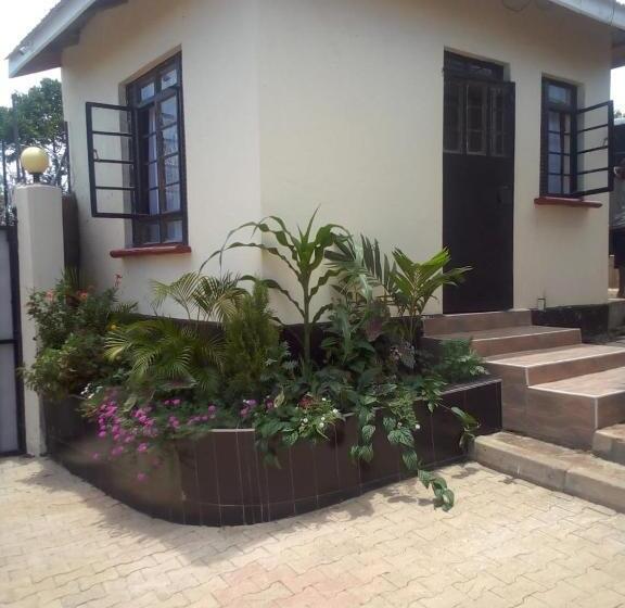 تختخواب و صبحانه Villa Winga Deluxe