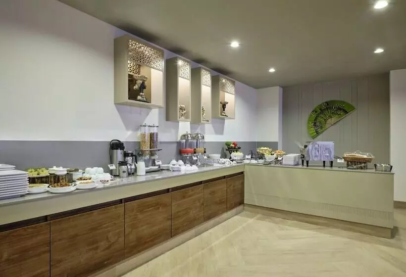 Hotelli Comfort Inn , Statue Of Unity