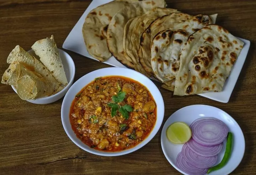 Hotelli Comfort Inn , Statue Of Unity