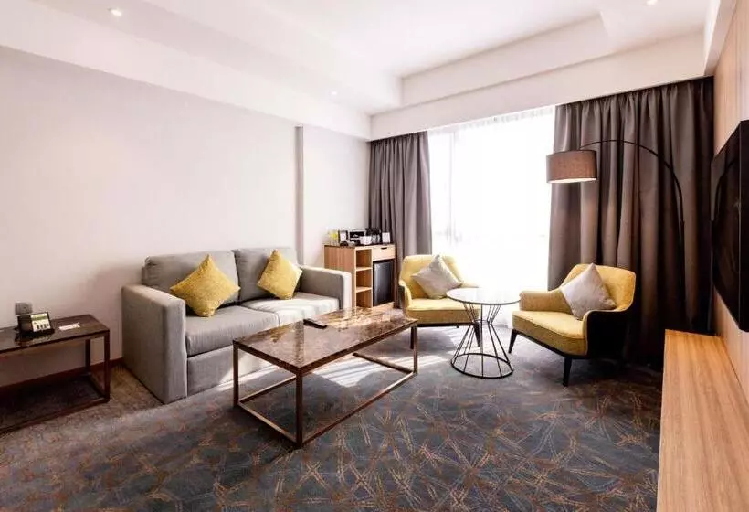 هتل Holiday Inn Sepang Airport By Ihg