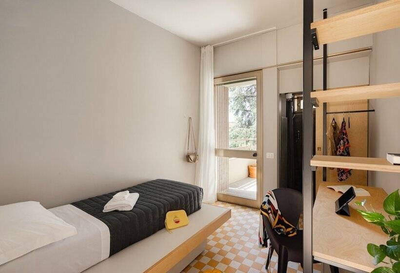 هتل Re Dama Hostel