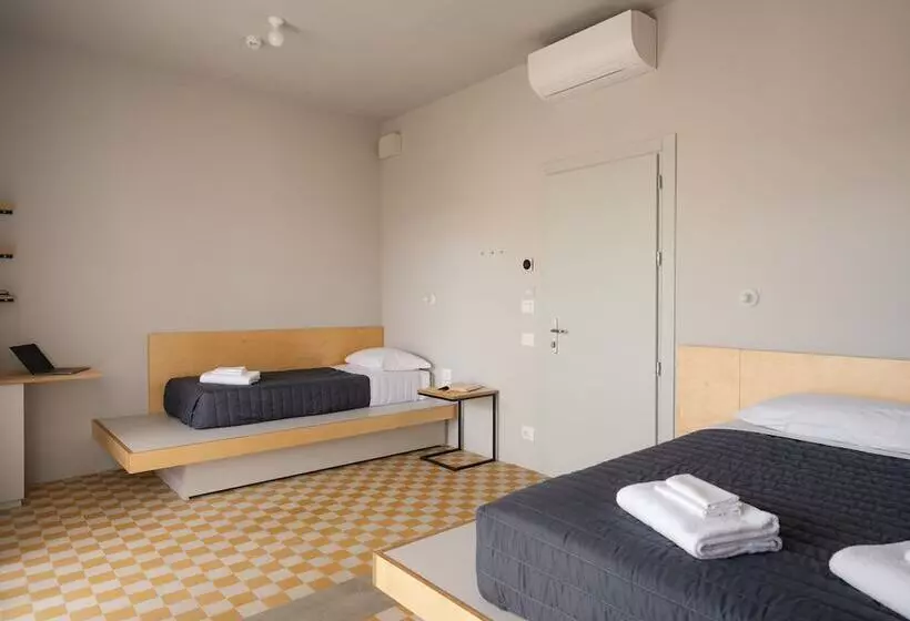 هتل Re Dama Hostel